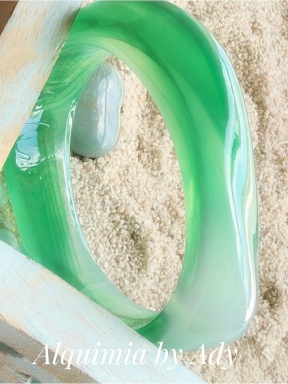 Acrylic Jade tone swirl bracelet